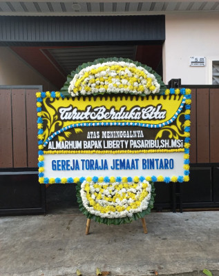 Papan Bunga Duka di Batu Engau