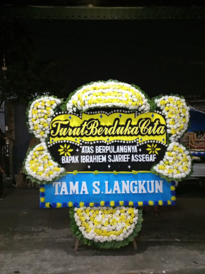 Papan Bunga Duka di Batu Engau